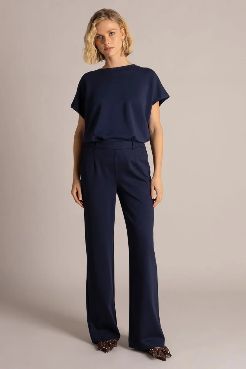 Yest Suna Top Dark Blue, donkerblauwe top, productfoto